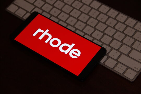 rhode - HRBeauty LLC, dba  - Marca americana de cuidados com a pele fundada pela modelo e empres&aacute;ria Hailey Bieber em 2022. Ela est&aacute; sediada em Los Angeles, Calif&oacute;rnia.