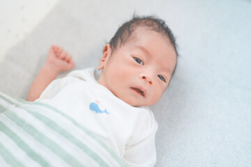 新生児　0ヶ月の赤ちゃん