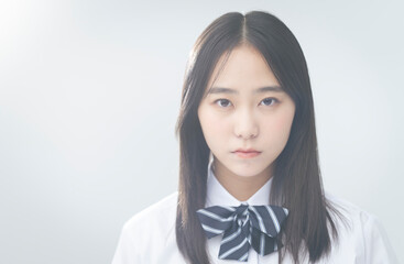制服を着た日本人女子学生。