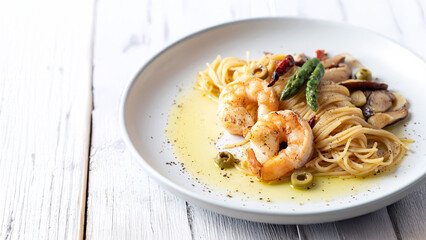 Mushrooms and shrimp oil pasta