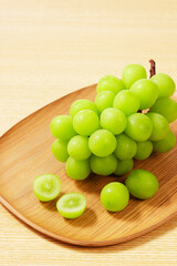 シャインマスカット　Shine Muscat (Green Seedless Grapes)