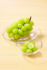 シャインマスカット　Shine Muscat (Green Seedless Grapes)