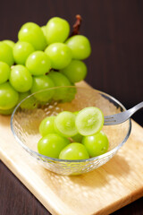 シャインマスカット　Shine Muscat (Green Seedless Grapes)