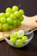 シャインマスカット　Shine Muscat (Green Seedless Grapes)