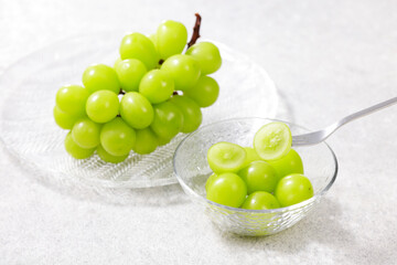 シャインマスカット　Shine Muscat (Green Seedless Grapes)