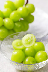 シャインマスカット　Shine Muscat (Green Seedless Grapes)