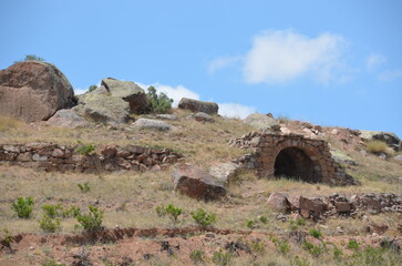 Fototapeta premium stone, architecture, ancient, arch, ruins, castle, window, old, rock, landscape, history, ruin, building, travel, sky, medieval, nature, wall, tourism, fortress, roman, gate, tower, europe, cave