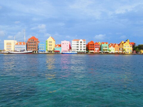 Vibrant Handelskade Waterfront in Willemstad, Cura&ccedil;ao