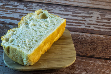 slice of bread, bread slice placed on cutting board
