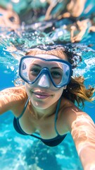 Naklejka premium Underwater selfie of a woman