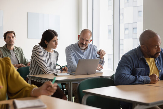 Collaborative Learning in Modern Classroom Setting