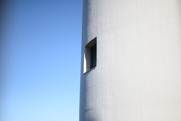 建築　窓　白
lighthouse　sky