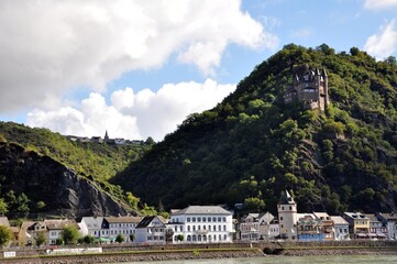 St.Goarshausen mit der Burg Katz
