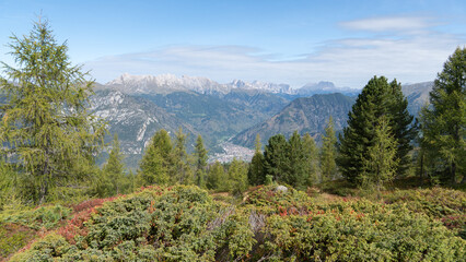 Wunderschöne Herbstfarben in der Lagorai Bergkette bei Predazzo