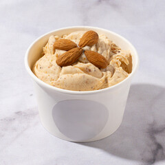 Glace-libanaise aux amandes