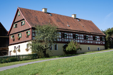 Großes Bauernhaus mit Egerländer Fachwerk