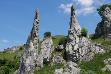 Steinerne Jungfrauen in der Felsenlandschaft im Eselsburger Tal bei Herbrechtingen in der Schwäbischen Alb