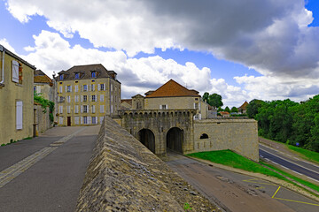 Fototapeta premium Porte de terreaux ou porte neuve, in Langres, France.
