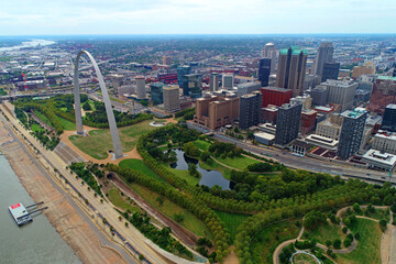 Naklejka premium Gateway Arch National Park St. Louis Missouri on the Mississippi River 09.15.2025