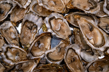 Détail d'un plat d'huîtres