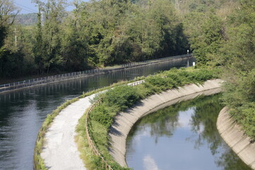 Canale per l'acqua di una diga
