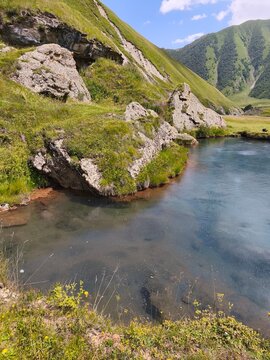 truso valley in georgia with abano mineral lake and travertine monument