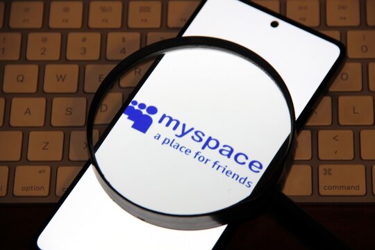 Myspace - my - Servi&ccedil;o de rede social americano.  