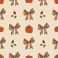 A seamless pattern featuring orange pumpkins, autumn leaves and bows on a beige background. Vector illustration for fall-themed projects, seasonal wallpaper. Ideal for greeting card, wrapping, banner