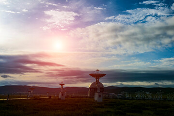 Radio telescopes and the Milky Way at night