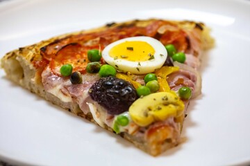 The most acclaimed, traditional and popular Brazilian pizza, half pepperoni calabresa and half Portuguese