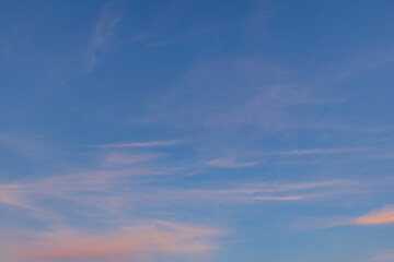 静かな夕空