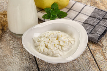 Grain cottage cheese with sour