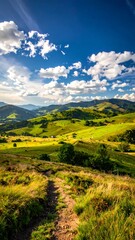 Obraz premium A scenic mountain path