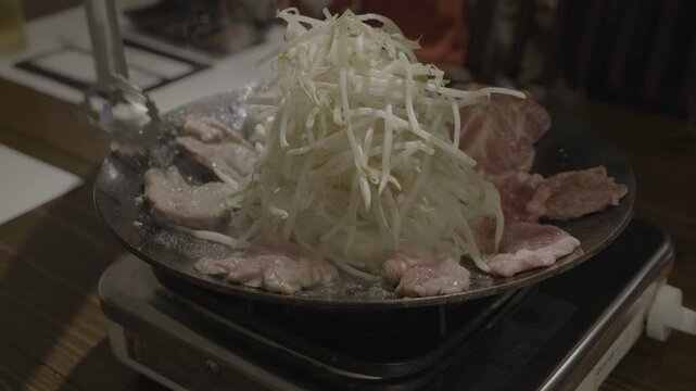 ラム肉のジンギスカン鍋