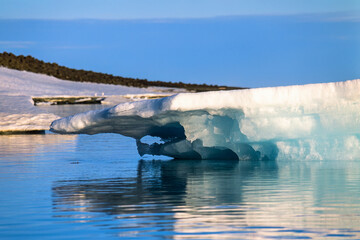 Melting ice in the arctic © Lars Johansson