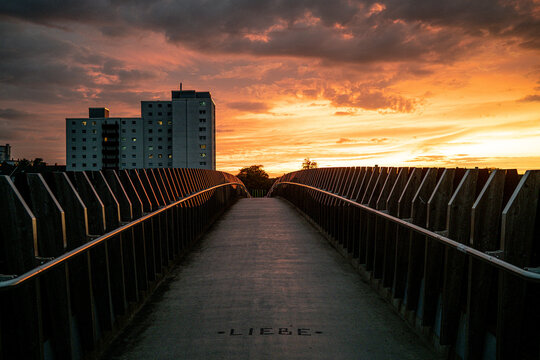 Blick auf die campusbr&uuml;cke in Leverkusen Opladen.
