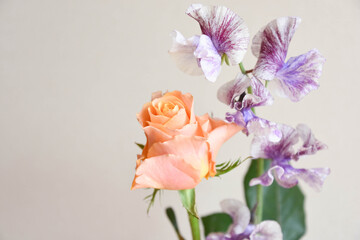 薔薇とスイートピー