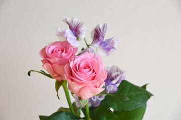 薔薇とスイートピー