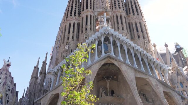 V&iacute;deos cortos de la Sagrada Fam&iacute;lia en Barcelona 2025