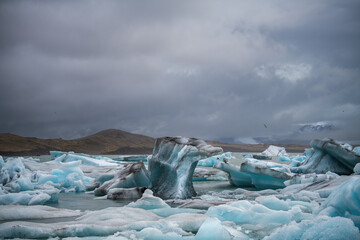 Floatin glacial ice in Jokulsarlon Lagoon in iceland © Sonja Birkelbach