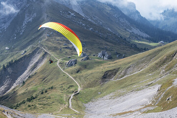 Gleitschirm fliegen auf dem Pilatusberg, bei Luzern, Schweiz