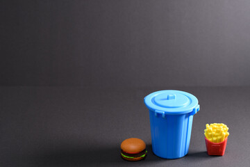 転売でハンバーガーを捨てるイメージ