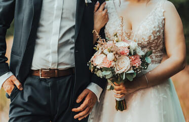 bukiet ślubny, panna młoda, garnitur, suknia ślubna, miłość, lovestory, wedding, strona fotografa, ślubne, 