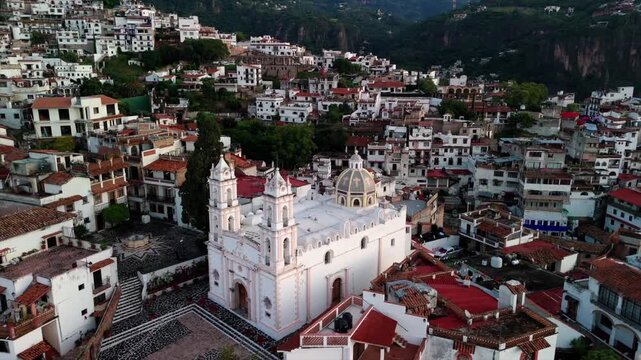 Vuelo de dron sobre Taxco, Guerrero. M&eacute;xico