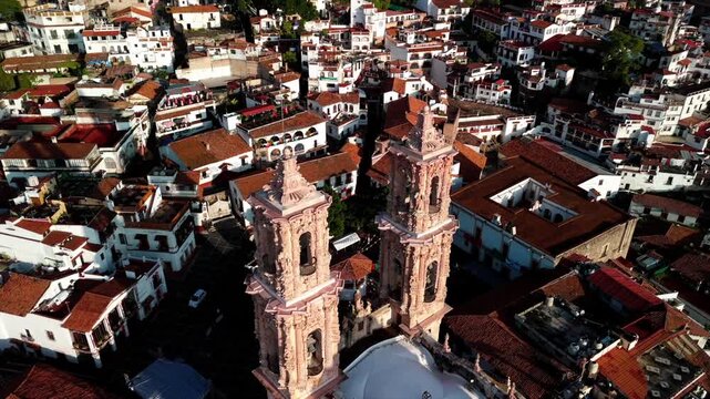 Vuelo de dron sobre Taxco, Guerrero. M&eacute;xico