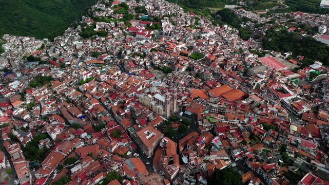 Vuelo de dron sobre Taxco, Guerrero. M&eacute;xico