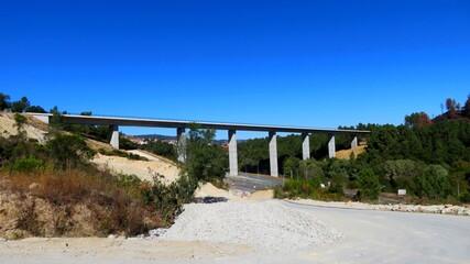 Barreiros, Ourense, Galicia, Spain
September 25, 2025
the almost completed construction of a bridge for the AVE high-speed train, over the N-525 road in the Barreiros industrial area.