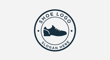 Obraz premium A minimalist logo featuring a dark blue silhouette of a shoe encircled by a dark blue ring with text.