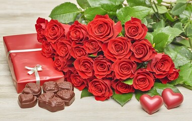 Romantic Red Roses Bouquet Gift Box Chocolates Valentines Day