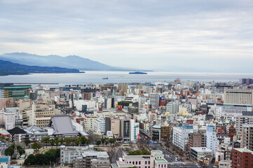 鹿児島の街並みと海を一望できるビルからの風景